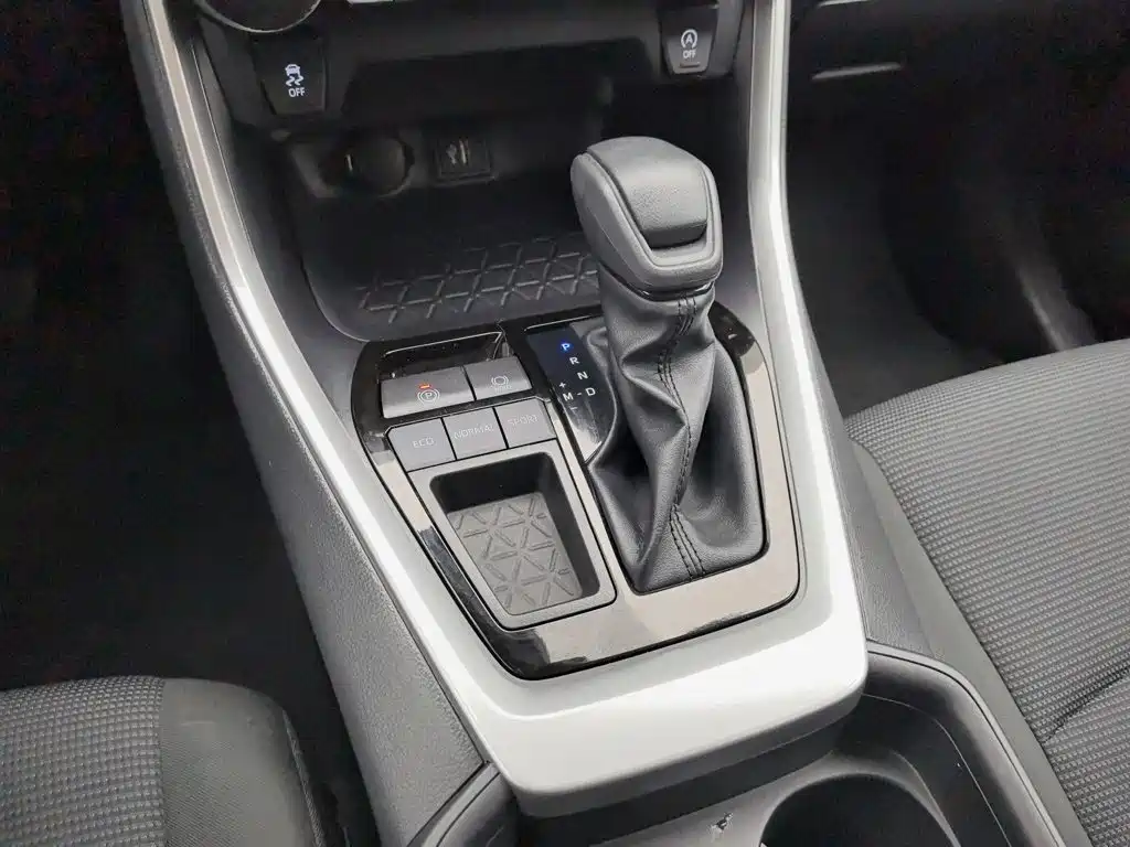 Toyota RAV4 — миниатюра 13