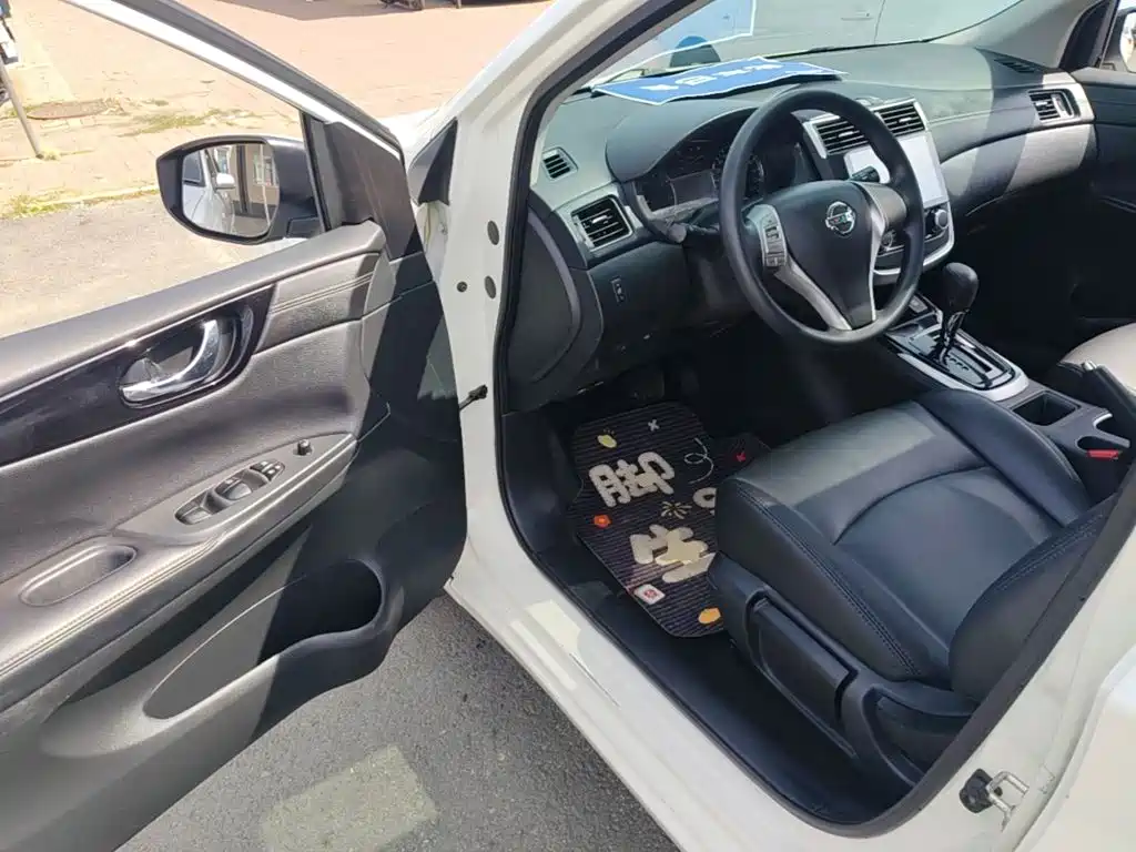 Nissan Tiida — миниатюра 16