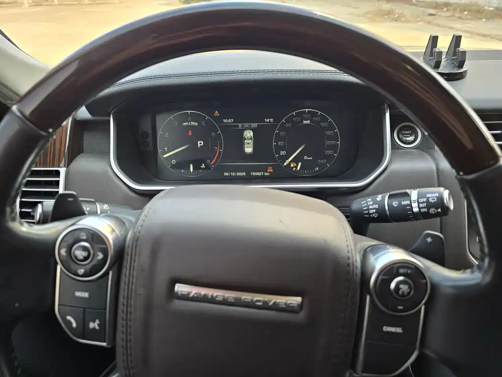 Land Rover Range Rover — миниатюра 14