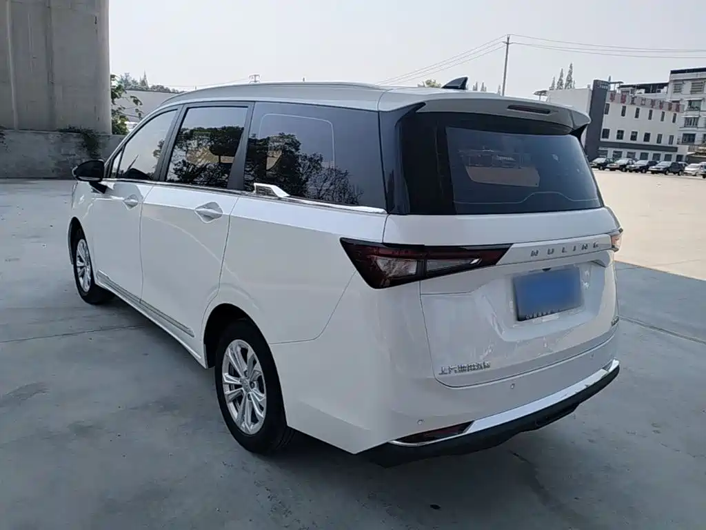 Wuling Jiachen — миниатюра 5