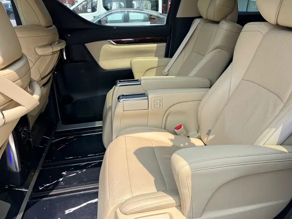 Toyota Alphard 2015 3.5L Luxury