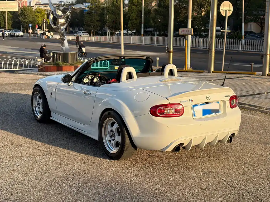 Mazda MX-5 — миниатюра 6