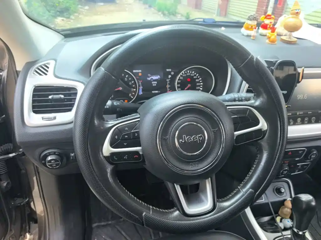 Jeep Compass — миниатюра 11