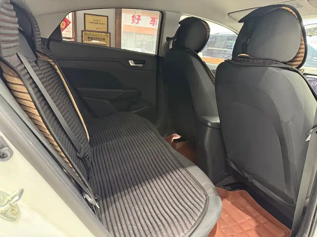 Hyundai Verna - фото 12