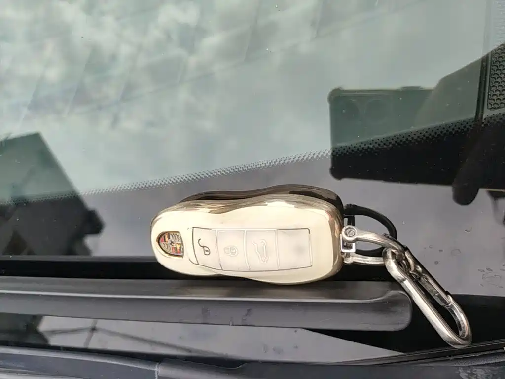 Porsche Cayenne — миниатюра 9