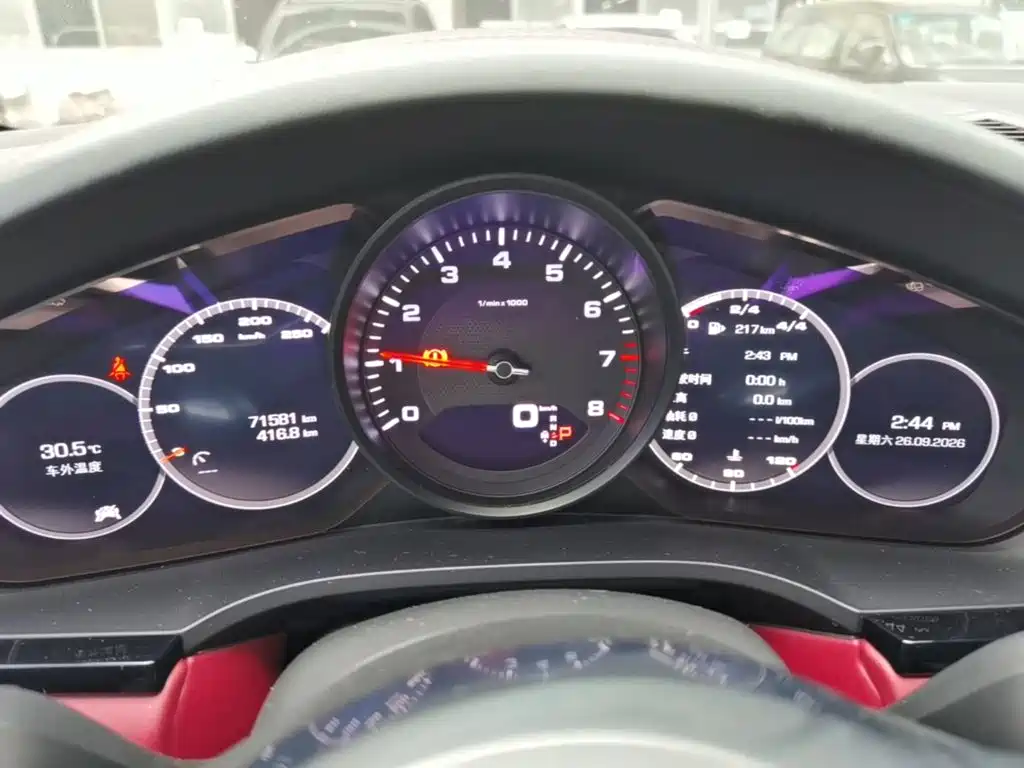 Porsche Cayenne — миниатюра 12