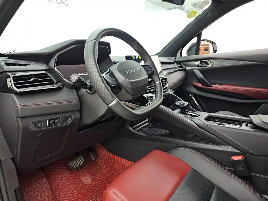Lynk & Co 06 2020 1.5T Pro