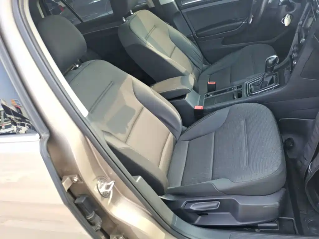 Volkswagen Golf — миниатюра 25