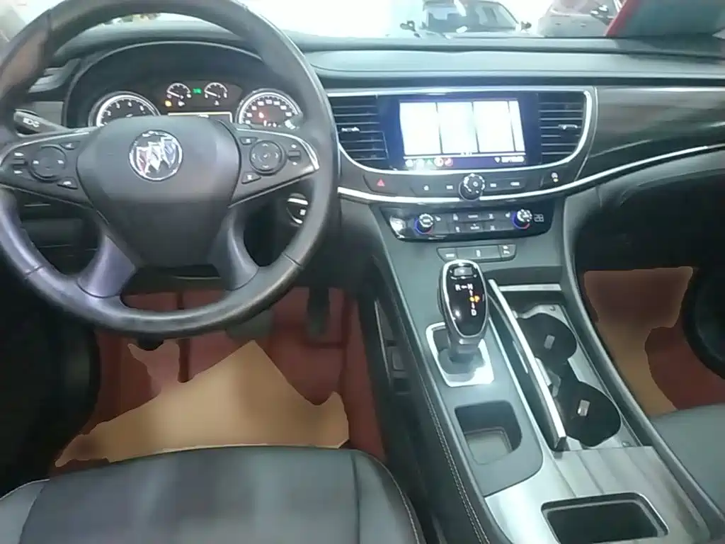 Buick LaCrosse — миниатюра 10