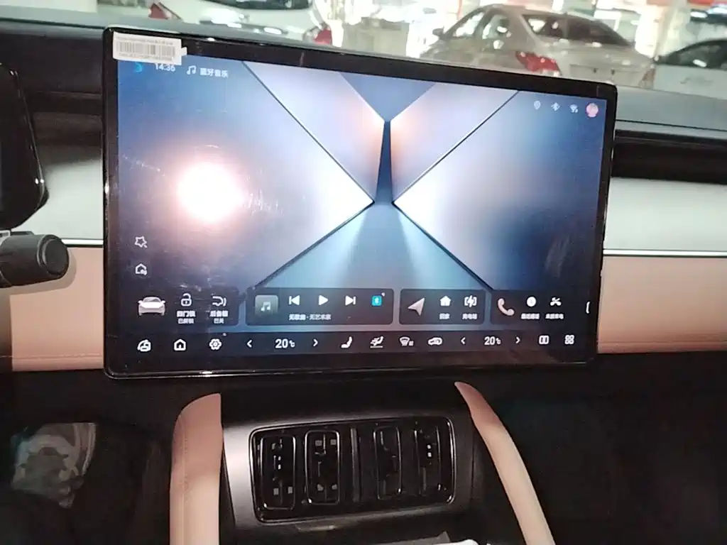 BYD L EV — миниатюра 13