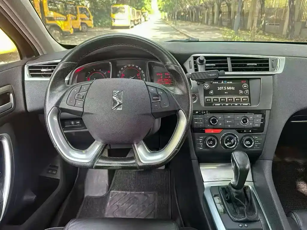 DS DS 6 — миниатюра 4