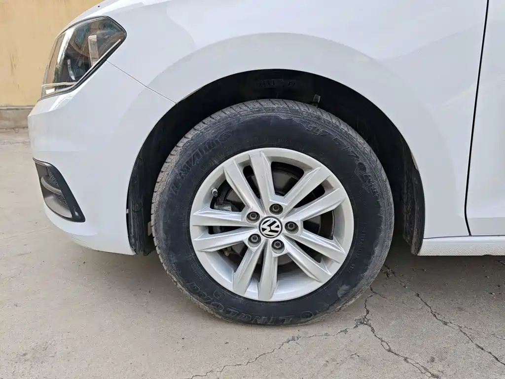 Volkswagen Santana — миниатюра 23