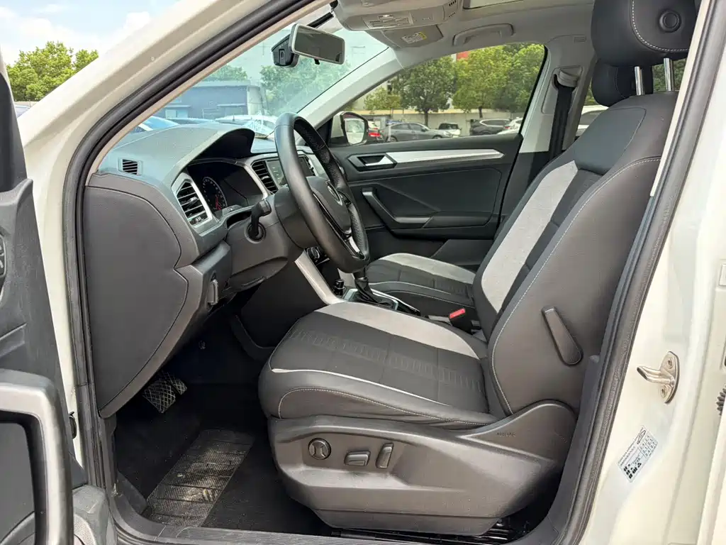 Volkswagen T-Roc — миниатюра 6