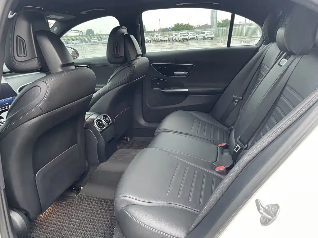 Mercedes-Benz C-Class — миниатюра 29