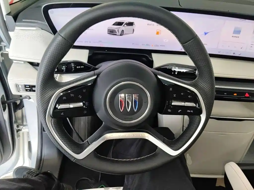 Buick GL8 Hybrid — миниатюра 11