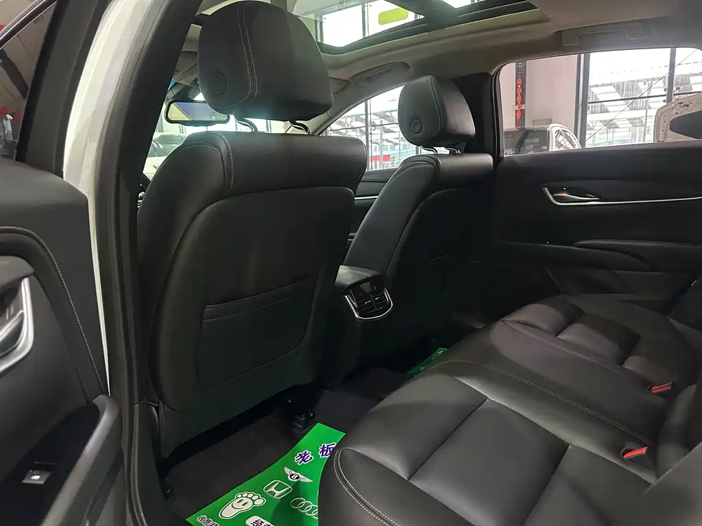 Cadillac XTS — миниатюра 10