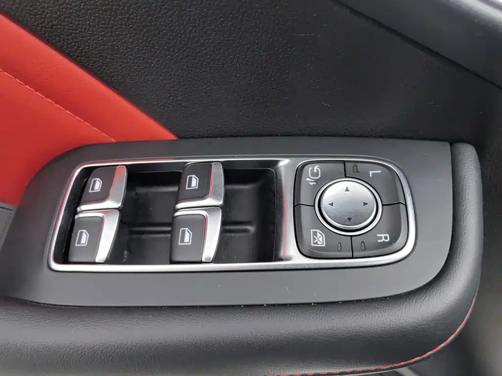 MG MG6 — миниатюра 9