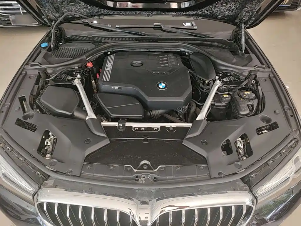 BMW 5 Series — миниатюра 20