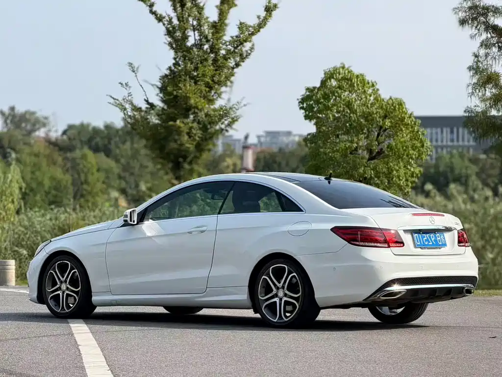 Mercedes-Benz E-Class (Import) — миниатюра 12