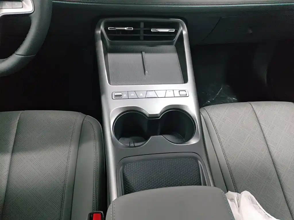 Заказать BYD Qin PLUS 2026 года за 1 795 067 ₽  из Китая
