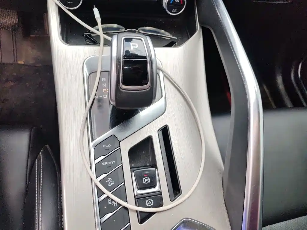 Geely Binyue — миниатюра 7