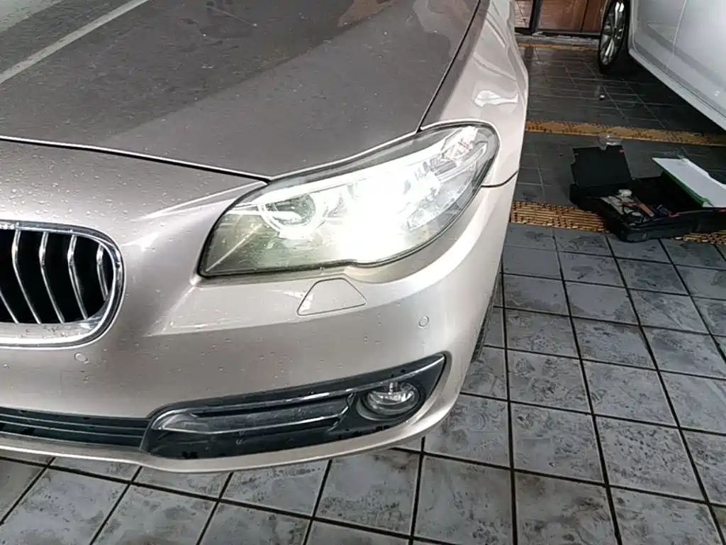 BMW 5 Series — миниатюра 24