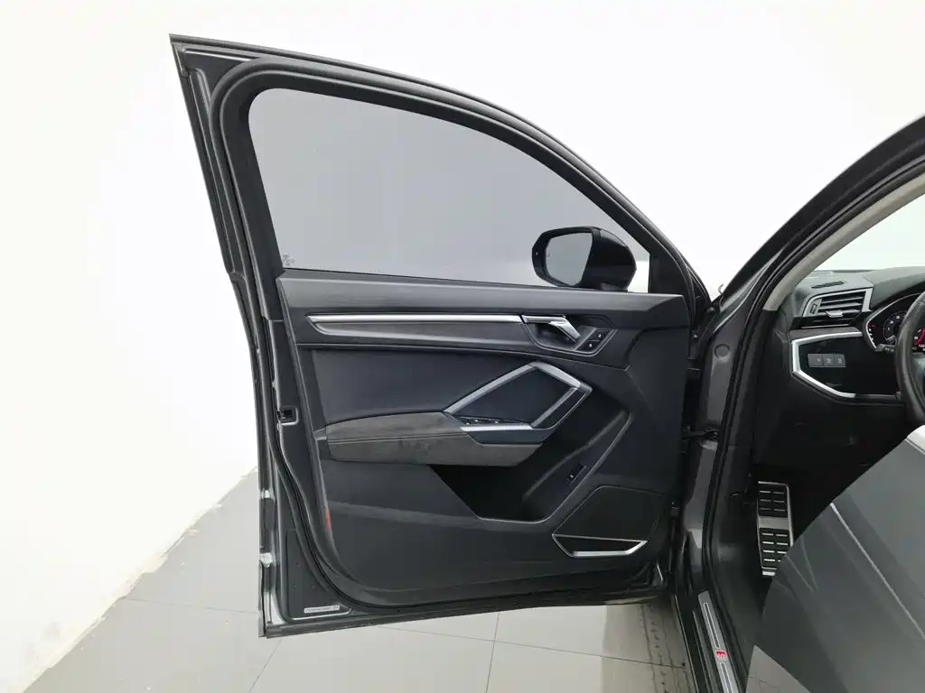 Audi Q3 Sportback — миниатюра 8
