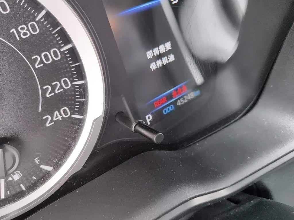 Toyota Corolla 1.2 л 2021 г. Серебристо-серый, пробег 45199 км