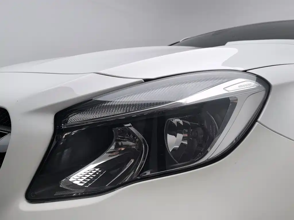 Mercedes-Benz GLA — миниатюра 7