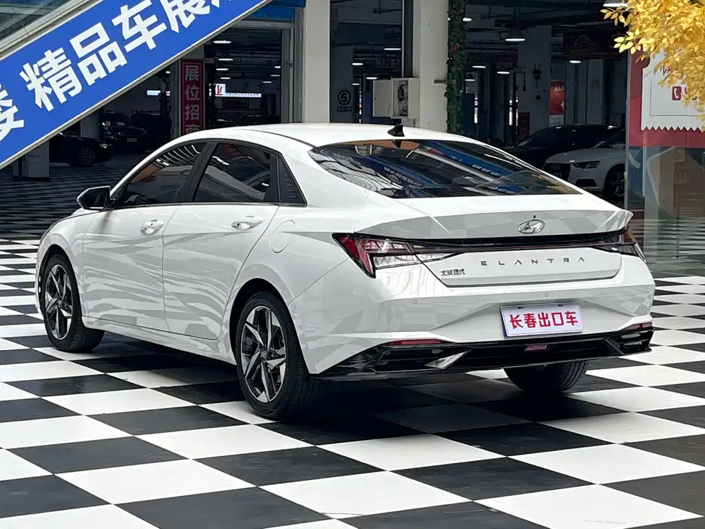 Hyundai Elantra — миниатюра 4