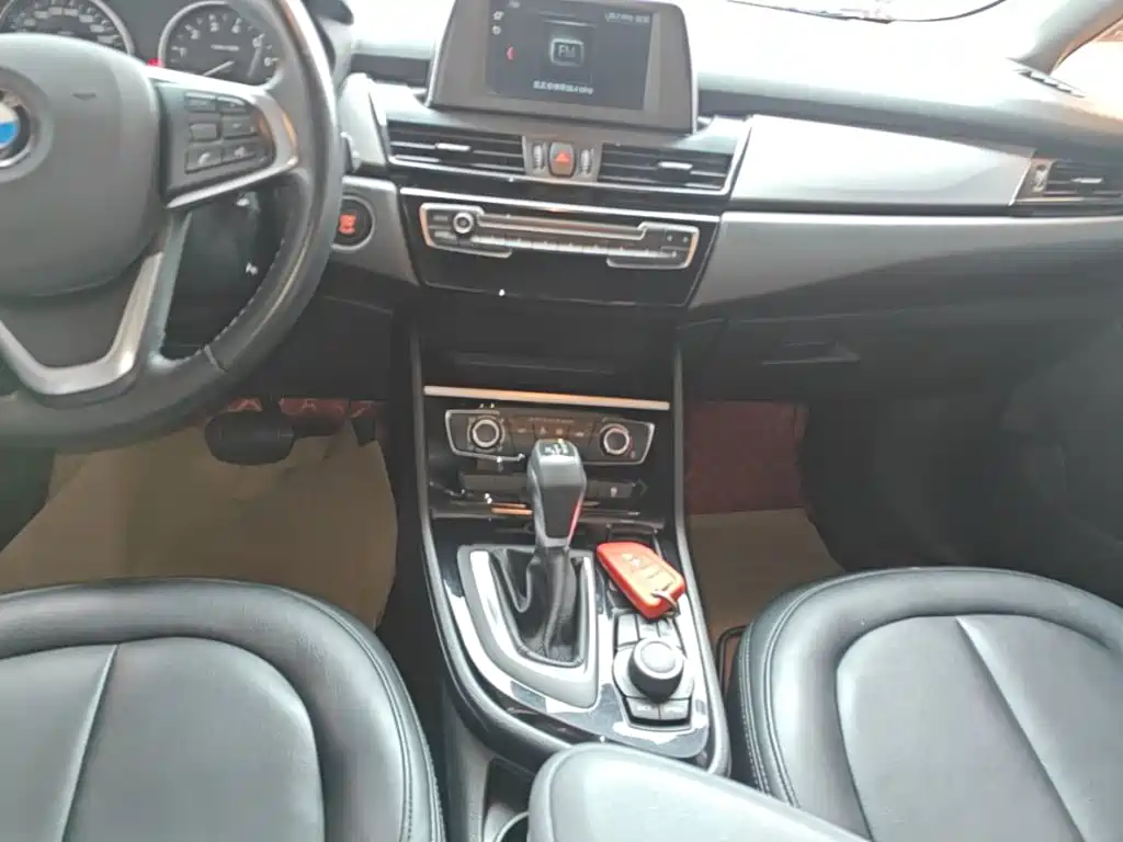 BMW 2 Series Active Tourer — миниатюра 13