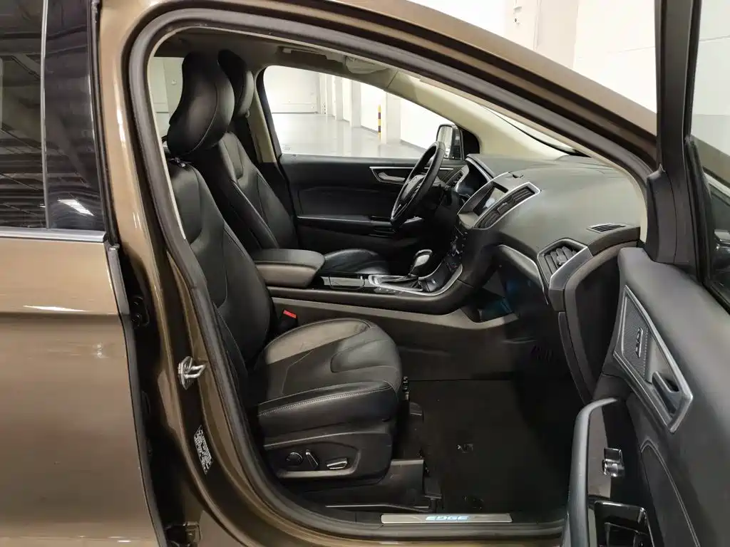Ford Edge — миниатюра 23