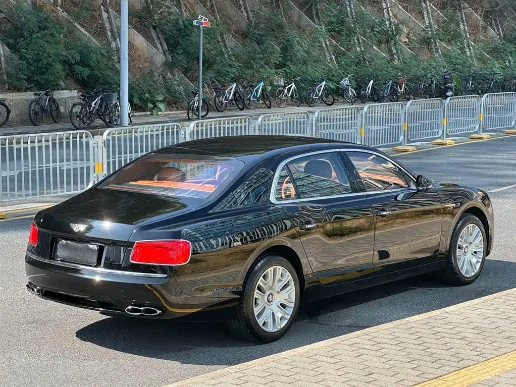 Bentley Flying Spur 2016 4.0T V8 Standard