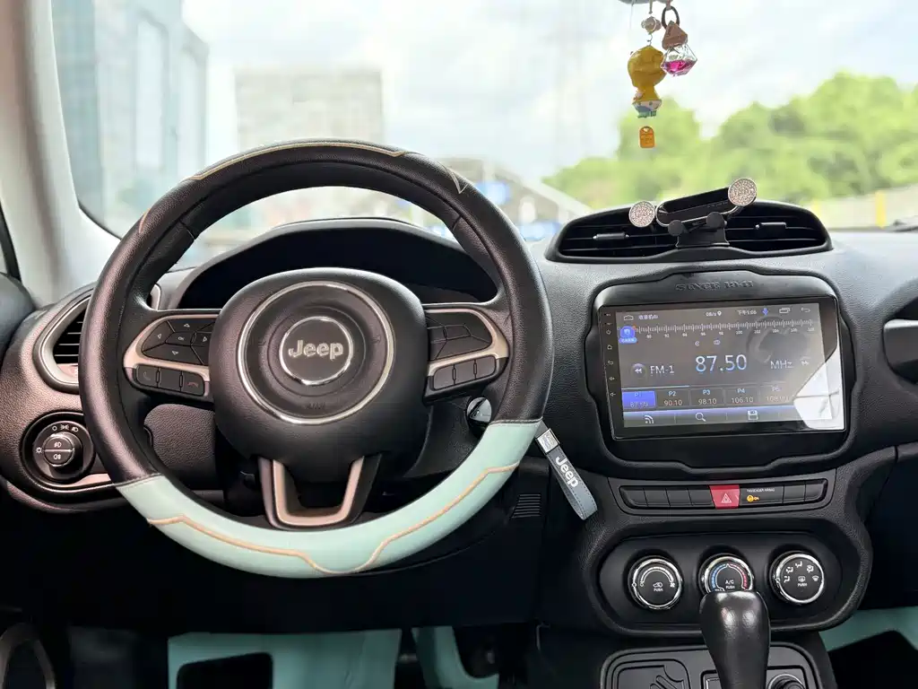 Jeep Renegade — миниатюра 12