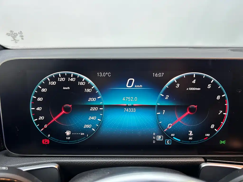 Mercedes-Benz GLB — миниатюра 13