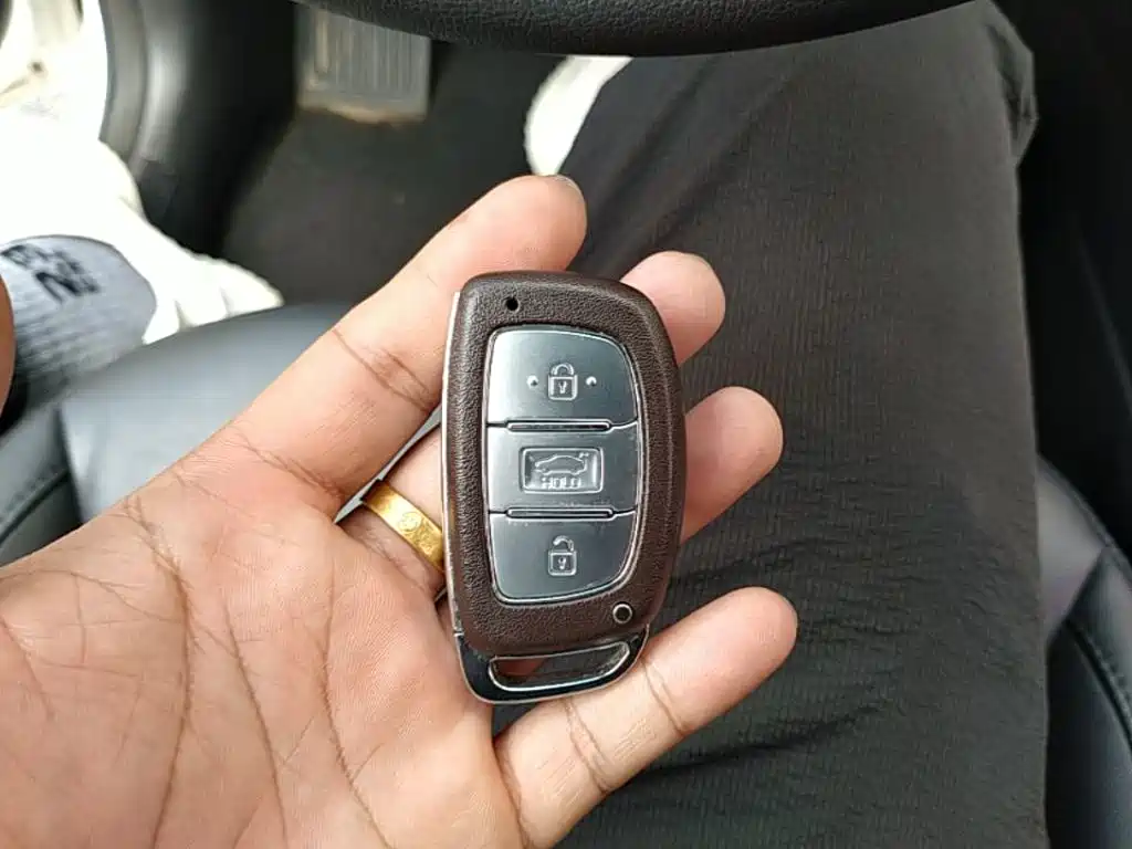 Hyundai Elantra — миниатюра 9