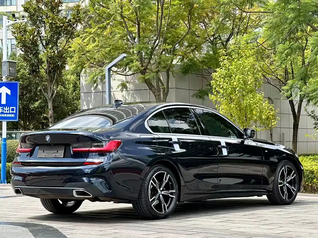 BMW 3 Series — миниатюра 4