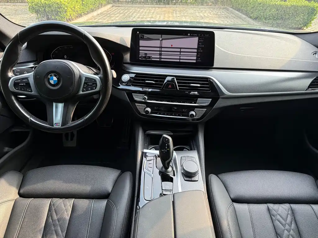 BMW 5 Series (Import) — миниатюра 7