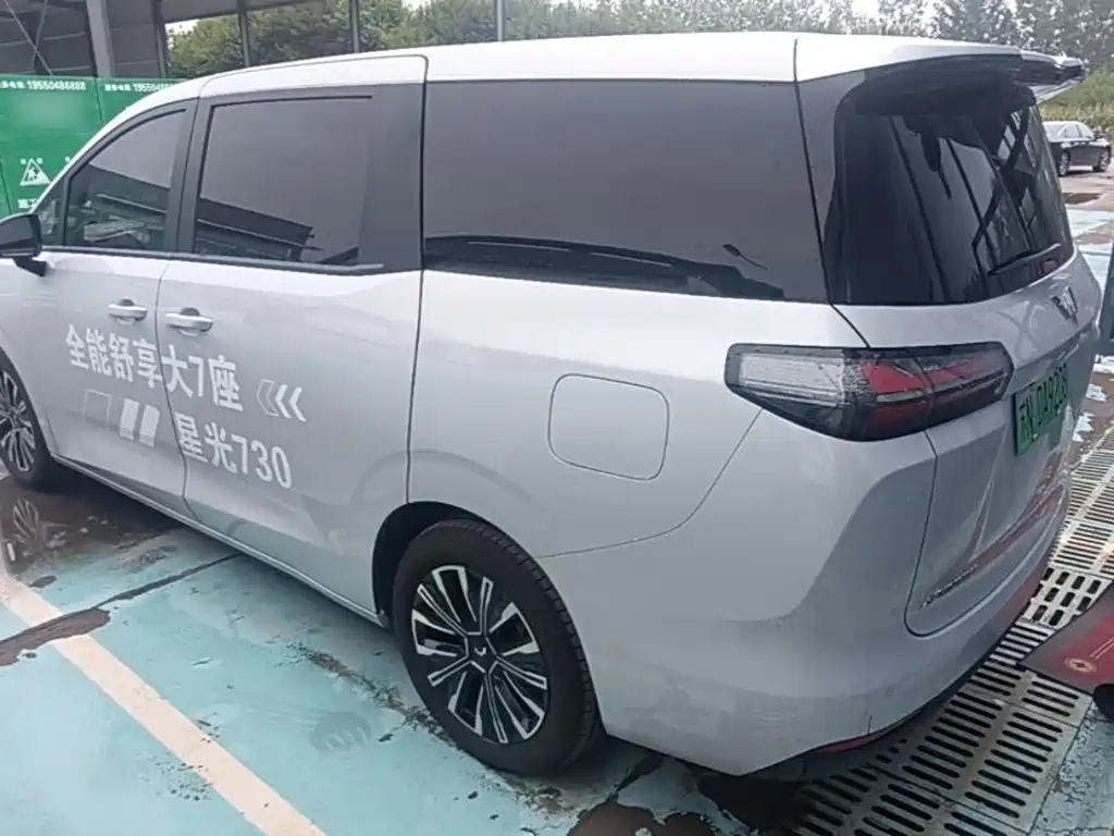 Wuling Xingguang 730 New Energy — миниатюра 5