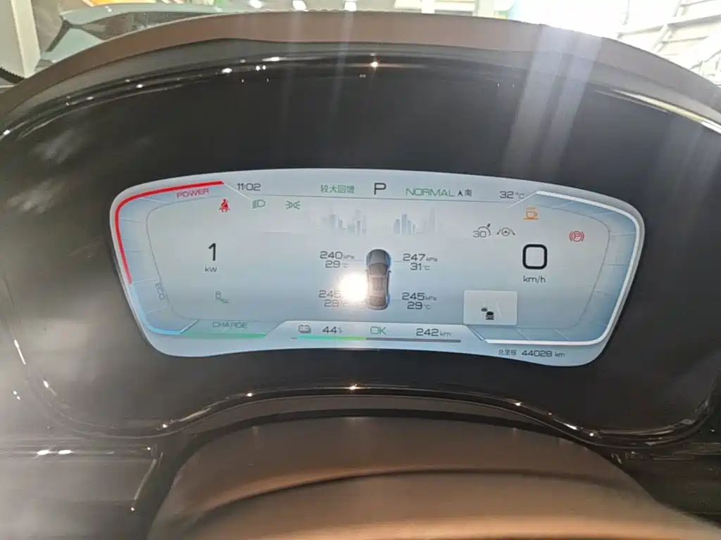 BYD Han — миниатюра 12
