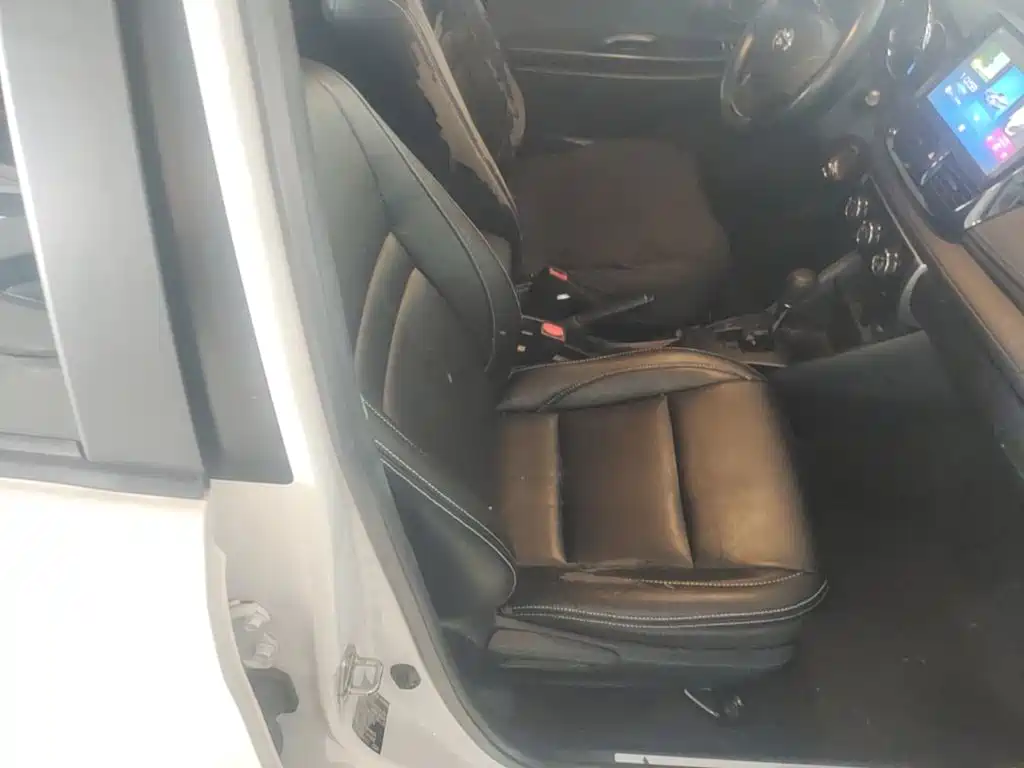 Toyota Yaris L — миниатюра 25