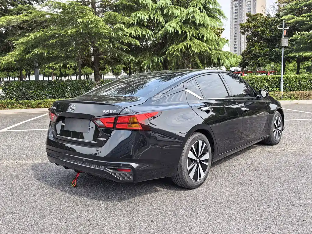 Nissan Teana — миниатюра 4