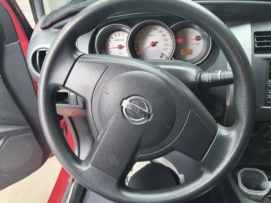 Nissan Livina — миниатюра 15