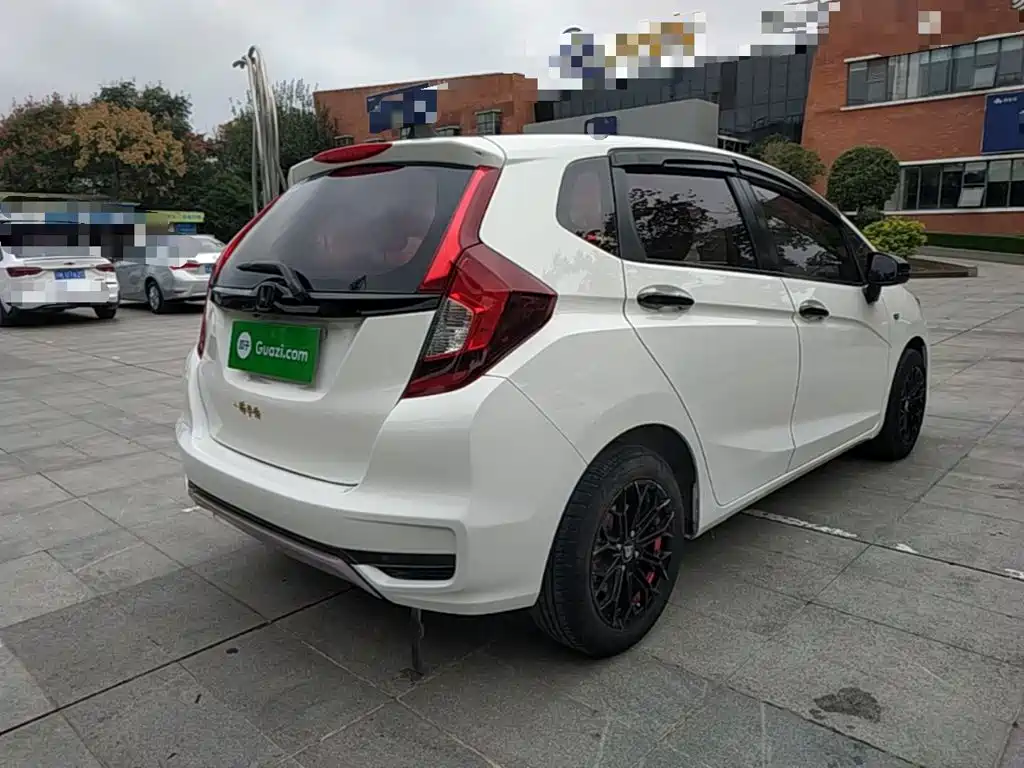 Honda Fit — миниатюра 7