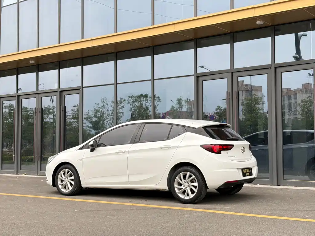 Buick Verano — миниатюра 11