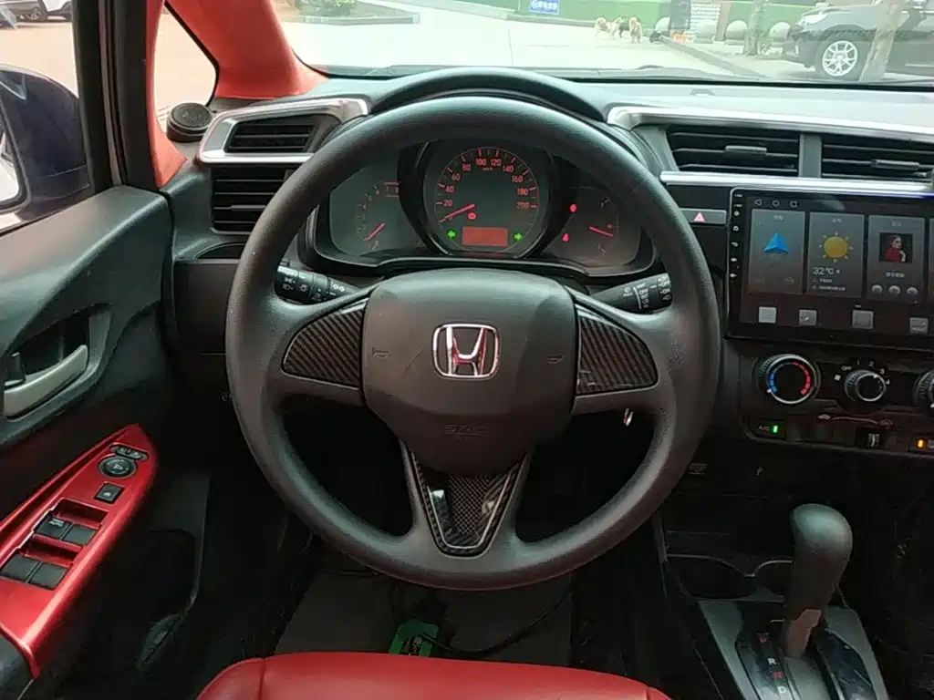 Honda Fit — миниатюра 11