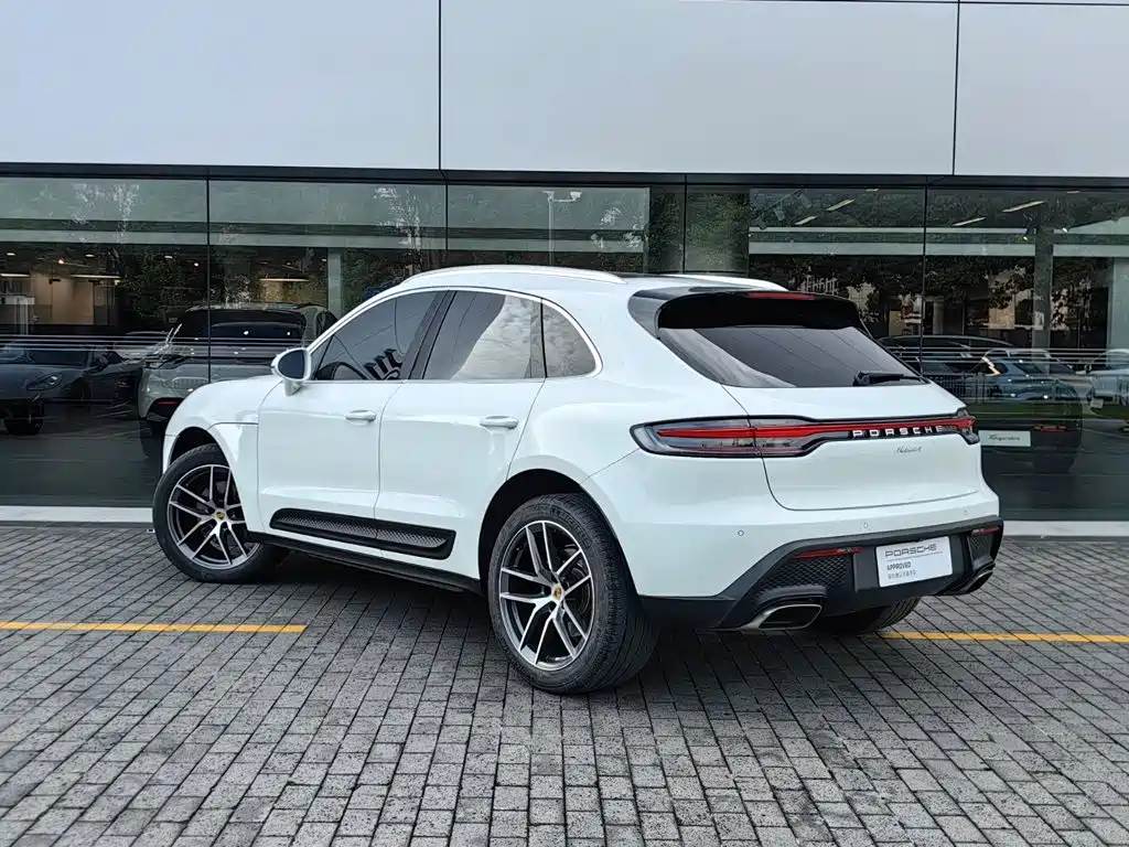 Porsche Macan — миниатюра 3