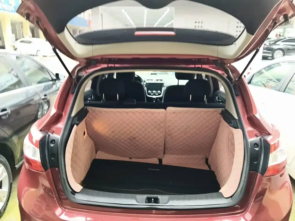 Nissan Tiida — миниатюра 19
