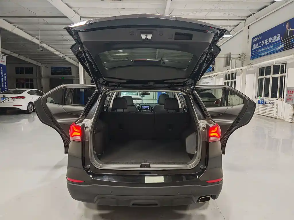 Chevrolet Equinox — миниатюра 12