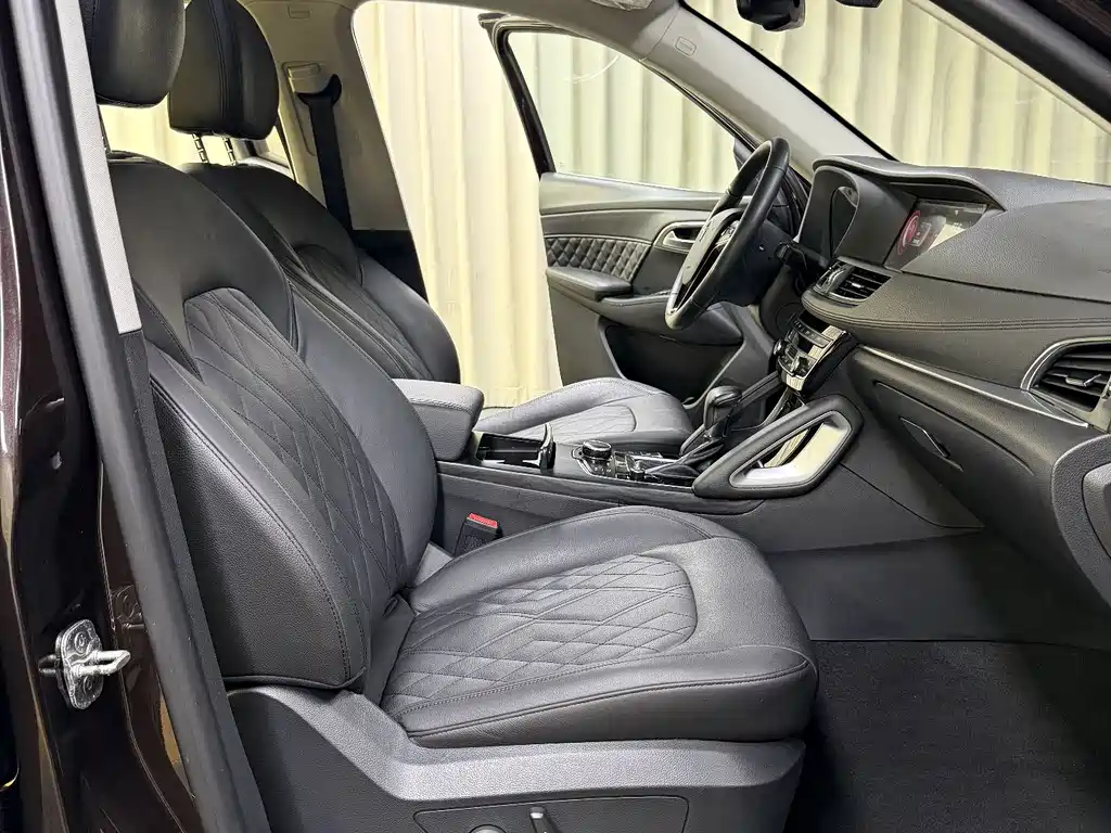 Borgward BX7 — миниатюра 39